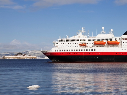 Hurtigruten Winter Cruise From Bergen Authentic Scandinavia Der norwegische küstenexpress fährt seit mehr als 125 jahren von hafen zu hafen entlang einer der schönsten küsten der welt. hurtigruten winter cruise from bergen