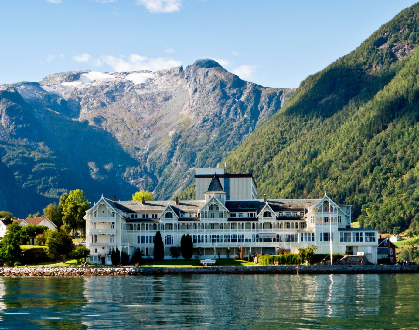 Kvikne's Hotel, fjord view main building