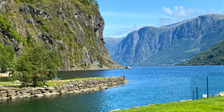 Beautiful weather in Flåm with a view of the fjord